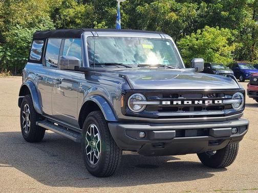2023 Ford Bronco Outer Banks