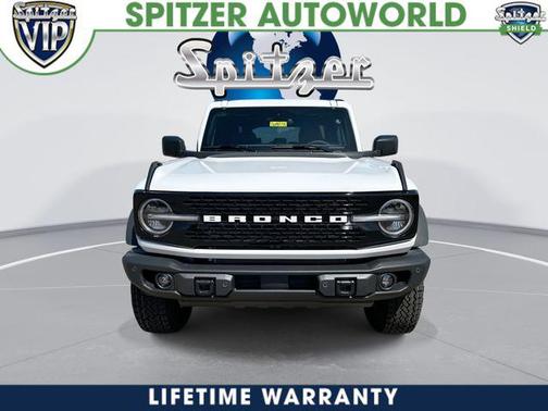 OXFORD WHITE 2026 Ford Bronco Badlands