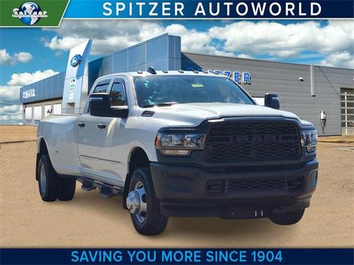 2024 RAM 3500 Tradesman Crew Cab 4x4 8' Box