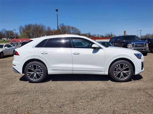 2024 Audi Q8 55 Premium Plus