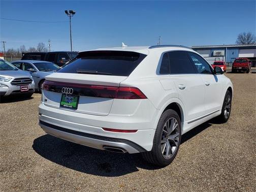 2024 Audi Q8 55 Premium Plus
