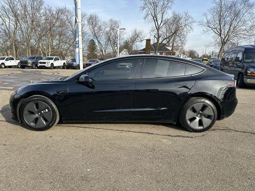 2022 Tesla Model 3 Standard Range