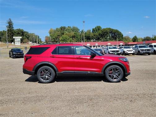 2025 Ford Explorer ST-Line