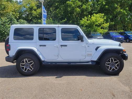 2024 Jeep Wrangler 4-Door Sahara 4x4