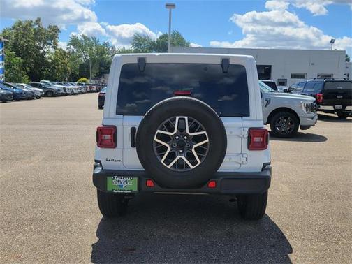 2024 Jeep Wrangler 4-Door Sahara 4x4