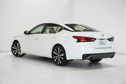 2021 Nissan Altima SR FWD
