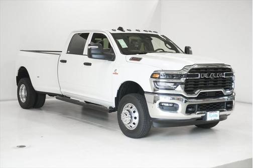 2025 RAM 3500 Tradesman Crew Cab 4x4 8' Box