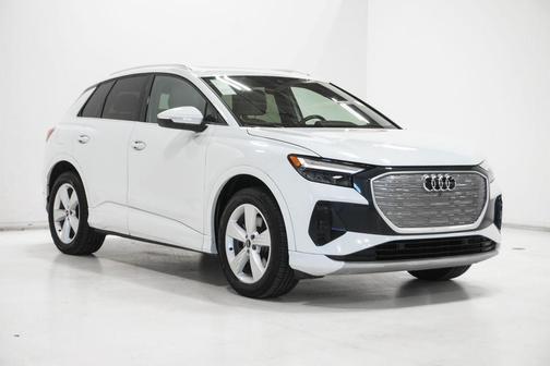 2022 Audi e-tron Premium Plus