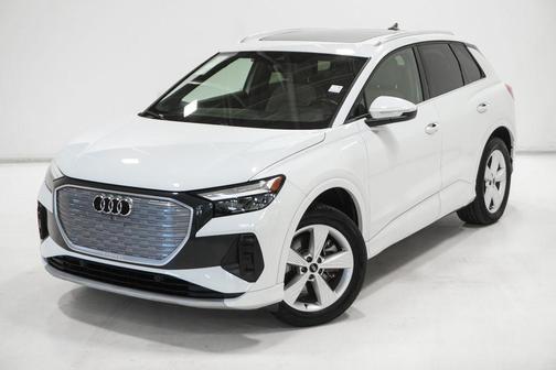 2022 Audi e-tron Premium Plus