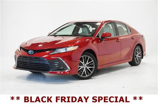 2024 Toyota Camry Hybrid XLE