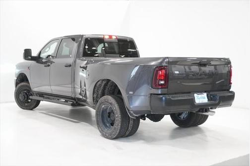 2025 RAM 3500 Tradesman Crew Cab 4x4 8' Box