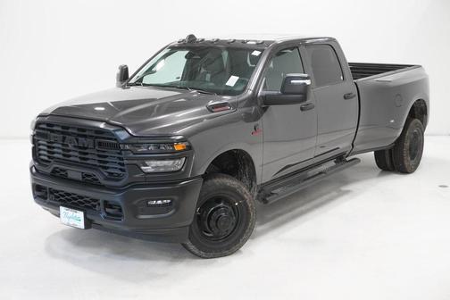 2025 RAM 3500 Tradesman Crew Cab 4x4 8' Box