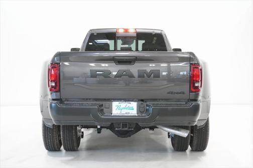 2025 RAM 3500 Tradesman Crew Cab 4x4 8' Box
