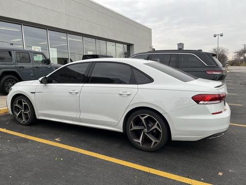2021 Volkswagen Passat 2.0T R-Line