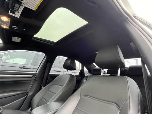 2021 Volkswagen Passat 2.0T R-Line