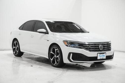 2021 Volkswagen Passat 2.0T R-Line