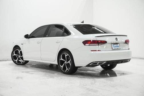 2021 Volkswagen Passat 2.0T R-Line