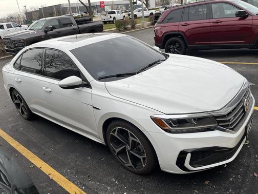 2021 Volkswagen Passat 2.0T R-Line