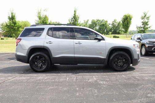 2023 GMC Acadia AWD AT4