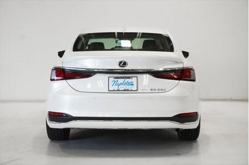 2022 Lexus ES 250 Base