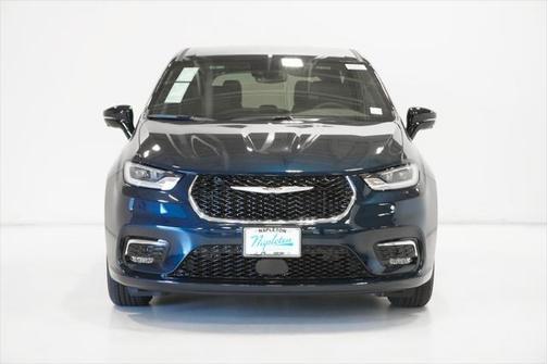 2025 Chrysler Pacifica L
