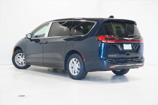2025 Chrysler Pacifica L