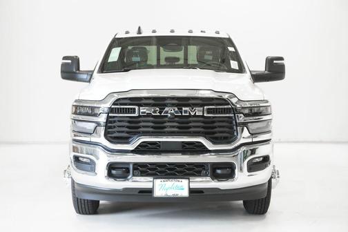 Bright White Clearcoat 2026 RAM 3500 Tradesman Crew Cab 4x4 8' Box
