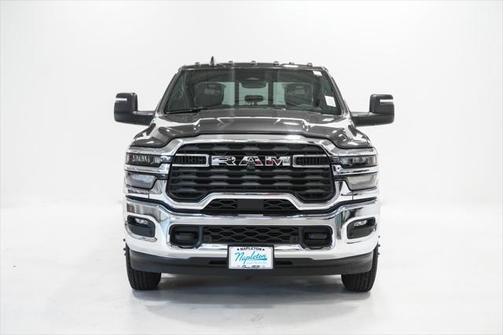 2025 RAM 3500 Tradesman Crew Cab 4x4 8' Box