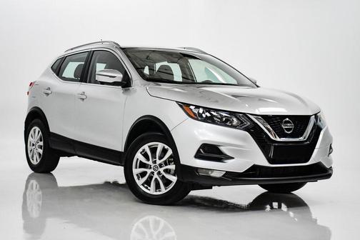 2022 Nissan Rogue Sport SV