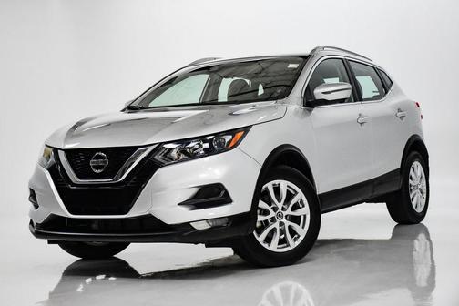 2022 Nissan Rogue Sport SV