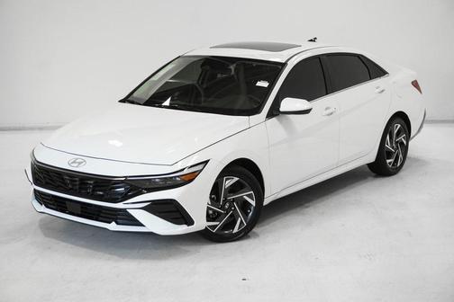 2025 Hyundai ELANTRA SEL