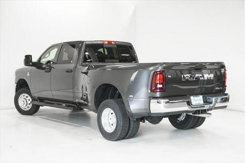2025 RAM 3500 Tradesman Crew Cab 4x4 8' Box