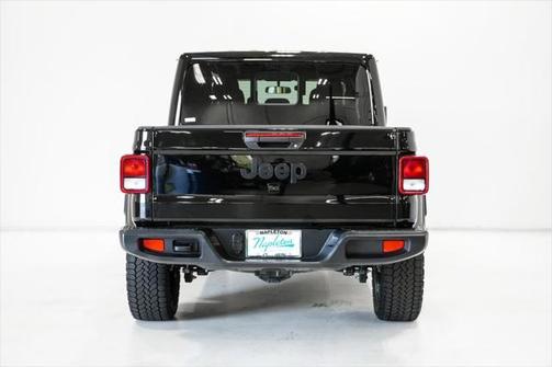 2025 Jeep Gladiator Nighthawk
