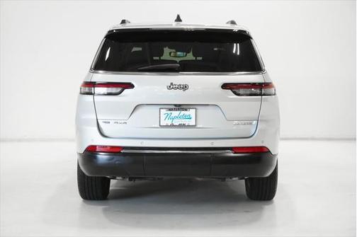 2022 Jeep Grand Cherokee L Laredo