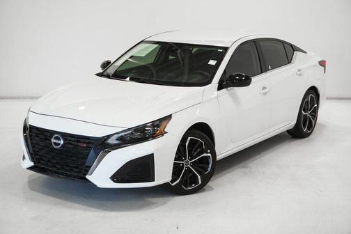 2023 Nissan Altima SR FWD