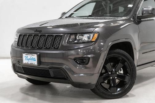Granite Crystal Metallic Clearcoat 2015 Jeep Grand Cherokee Altitude