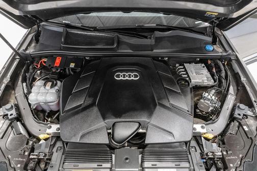 Gray Metallic 2023 Audi Q7 55 Premium