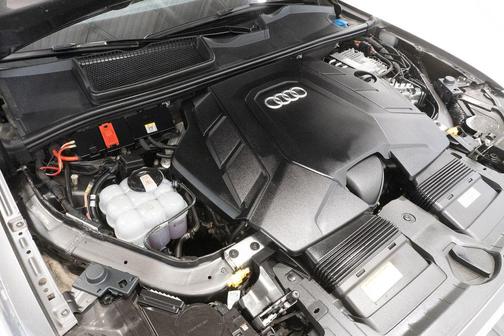 Gray Metallic 2023 Audi Q7 55 Premium