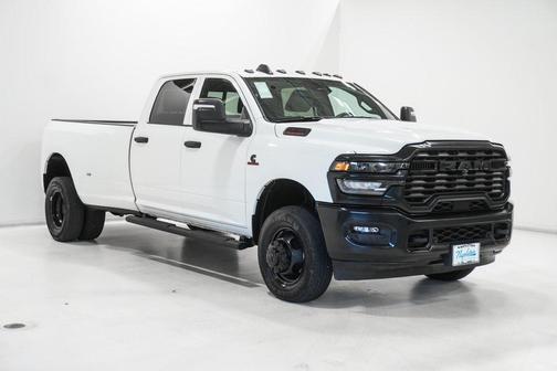 2025 RAM 3500 Tradesman Crew Cab 4x4 8' Box