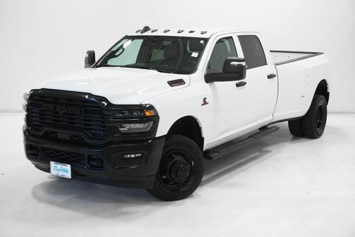 2025 RAM 3500 Tradesman Crew Cab 4x4 8' Box