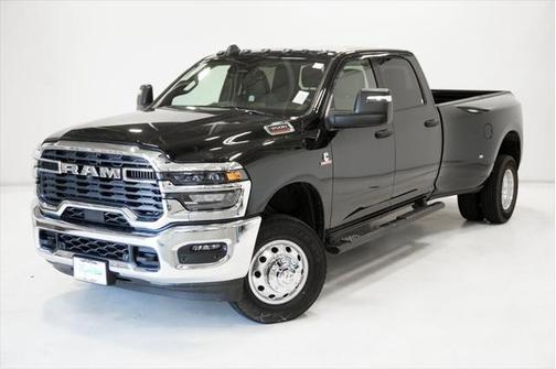 2025 RAM 3500 Tradesman Crew Cab 4x4 8' Box