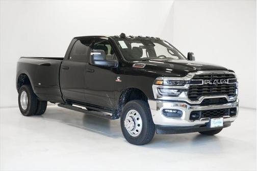2025 RAM 3500 Tradesman Crew Cab 4x4 8' Box