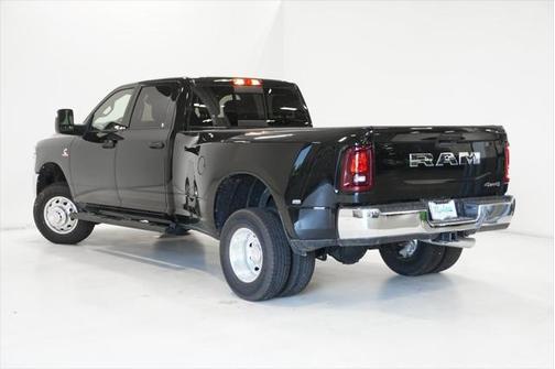 2025 RAM 3500 Tradesman Crew Cab 4x4 8' Box