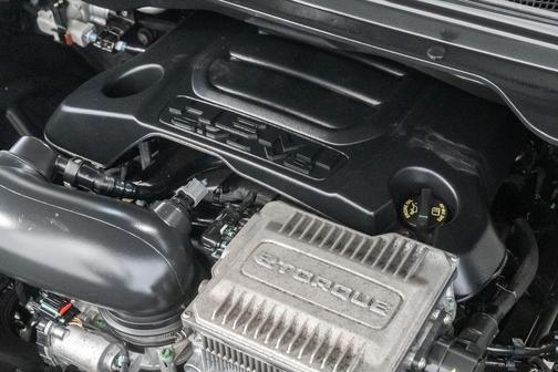 Diamond Black Crystal Pearlcoat 2023 RAM 1500 Laramie
