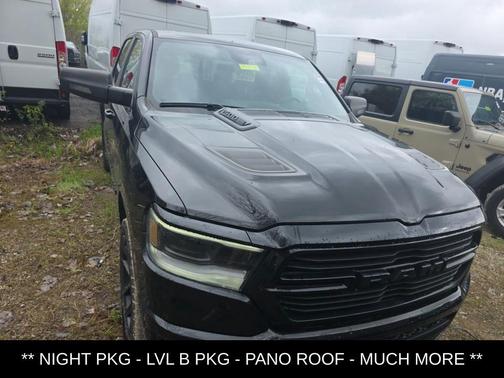 Diamond Black Crystal Pearlcoat 2023 RAM 1500 Laramie