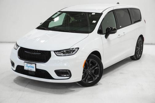 2026 Chrysler Pacifica L