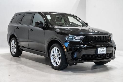 DB Black Crystal Clearcoat 2023 Dodge Durango GT AWD