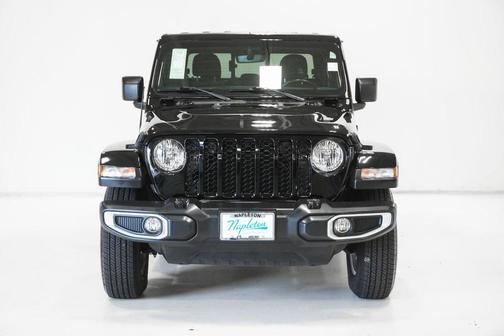 2022 Jeep Gladiator Sport S