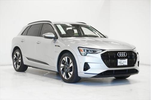 2022 Audi e-tron Premium