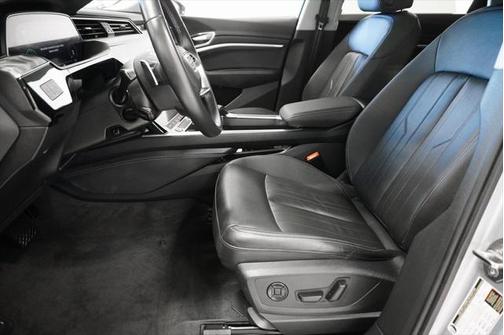 2022 Audi e-tron Premium